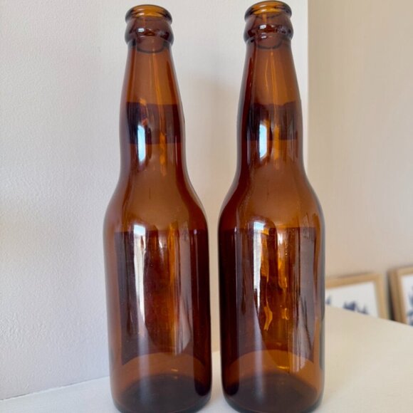 Vintage Capilano Brewery Old Style Beer Empty Bottles - Picture 3 of 4